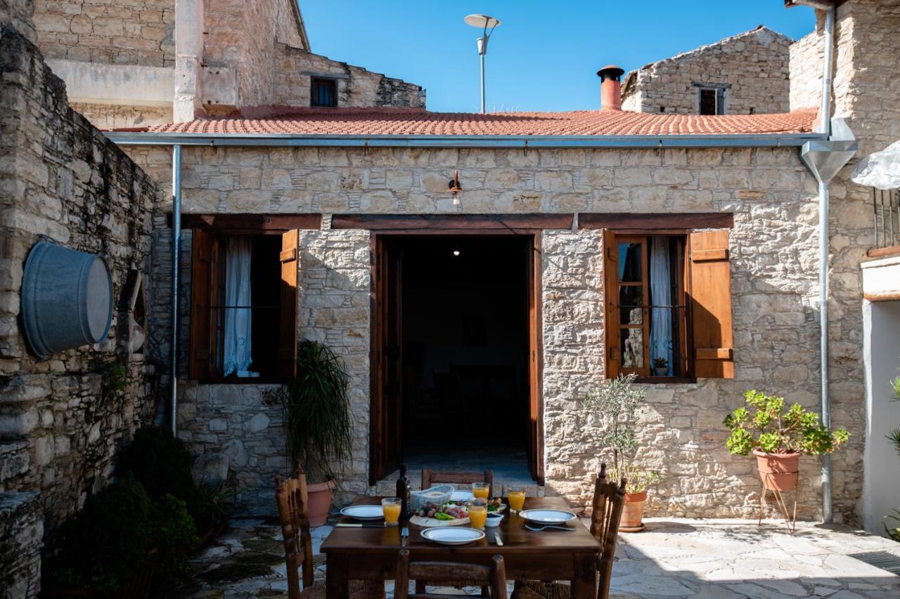 Maison d'hôtes Constantias Stone Houses à Lófou Extérieur photo